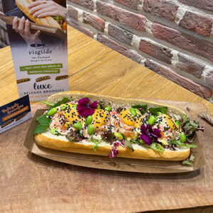 Broodje van de week: Demi baguette Japanse spicy zalmtartaar